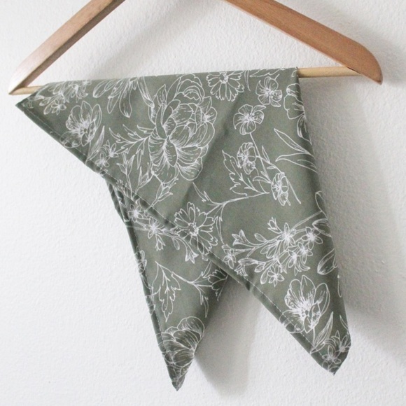NWT Handmade Floral 18” x 18” Hair Scarf